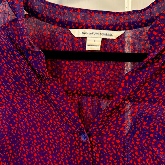 Diane Von Furstenberg sheer silk blouse. Size 8 - Picture 2 of 4